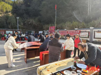 文艺搭台聚乡情 文化惠民润人心——炎陵县策源乡荣塘村举办“年味浓 邻里亲”新春联欢活动