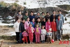 泛黄的全家福：那些回不去的春节时光
