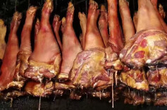 干萝卜炖腊猪脚，最是醇香的年味