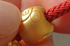 周生生涉事挂坠最新送检结果为足金，双方均表示无异议