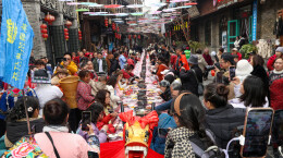 三省非遗聚边城，花垣解锁年味新体验