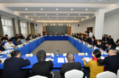 毛万春参加民革界小组会议