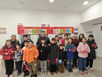 非遗剪纸传雅韵 童心敬老暖桑榆