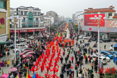 营田灯会展骏马