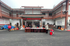 送福啦！春联暖手、物资暖心，就在吉首米坡村