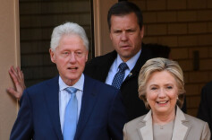 克林顿夫妇要求就爱泼斯坦案公开作证