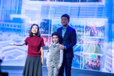 艺评｜谭皓予：光影深处的家国眷恋与莲城新韵——评跨界融合舞台剧《我爱湘潭我的家》