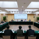 行走5万里海岸线上观鸟 肖辉跃生态散文作品《海岸线呼吸》研讨会在京举行