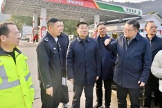 钟君调研春运长张高速张家界段运行情况