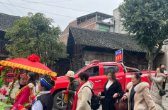 最炫火焰蓝 守护侗寨“寻味中国年”