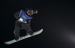 米兰冬奥会｜中国小将张小楠晋级单板女子大跳台决赛