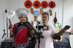 直播助农带年货