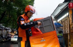 春节送外卖可多收入万元，淘宝闪购加大春节城市骑士激励、升级跑单全程支持
