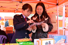 税务合规引导 年货大集“乡味”浓