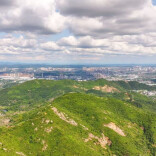 迈出“制造强区”坚实步伐，石峰区地区生产总值今年预期增长5.5%左右