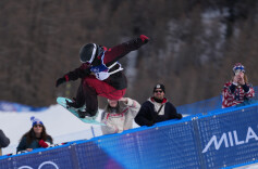 女子单板滑雪U型场地，蔡雪桐、武绍桐晋级决赛