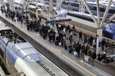 全国铁路春运发送旅客突破1亿人次