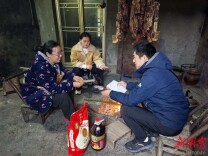 新春“暖心速递”，湘西高新区驻村工作队把关怀送到家