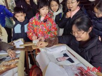 绣韵润童心 非遗伴成长