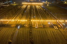 铁路部门：节后客流高峰时段增开夜间高铁列车 车票实行梯次预售