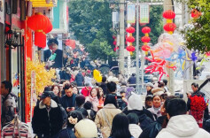 红红火火！花垣年货市场“热”翻了