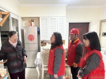 国网株洲供电公司：金牌共产党员服务队连续15年开展“慰问烈士妈妈”活动