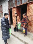 湘西州残联、州民政局深入联点村开展春节走访慰问活动