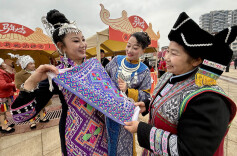 逛市集  赏非遗