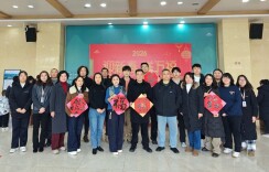 春节将至 岳阳市美术馆翰墨飘香迎春送福