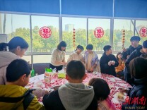 新春走基层｜党建聚同心  “马上迎福·欢聚斑马湖”——长沙斑马湖社区新春游园会点亮幸福年味