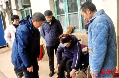 冷水滩区残联上门为瘫痪老人办理残疾人证