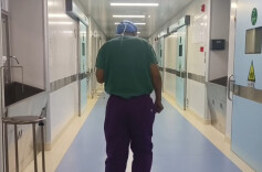 脚伤难阻医者仁心！江永县医师带伤连续完成7台手术