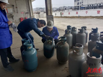 年关守护丨湘潭市市场监管局：守莲城烟火 护岁末平安