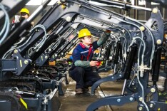 湘伴丨湖南省委常委会会议审议通过，今年起实施企业服务年行动