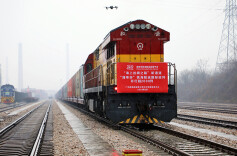 “湘粤非”铁海联运国际班列开行2000列