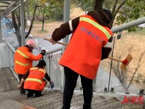 湘江新区开展迎新春卫生大扫除 六所联动焕新颜