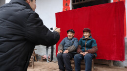 新春走基层 | 镜头里的年味：衡山堰江村44位八旬老人收到的新年“惊喜”
