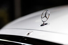 因电池存在起火风险 奔驰将在美国召回超1万辆汽车