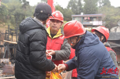 【新春走基层】小年暖灯送温情 电力守护暖民心