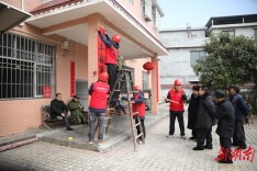 党员服务队 情暖敬老院