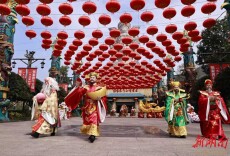 张家界千古情景区：排练民俗节目迎新年