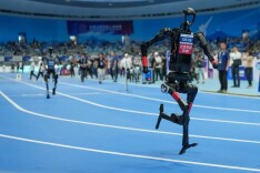 侃财邦丨从4S到9S，汽车的今天会是机器人的明天吗？