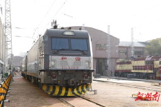 春运“无声的保险”：揭秘铁路24小时热备机车