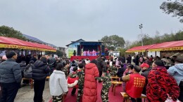 攸县石羊塘镇洲上田村：村头搭台贺新春 和美乡村年味浓