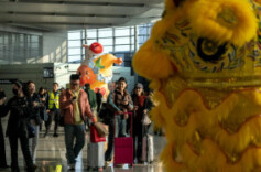 史上最长春节假期开启在即：抢跑游客提前“占领”热门景区