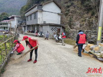 “回家的诱惑”！安化南金乡组织大家扫净门庭写满福，以洁、净、美候鸟归巢