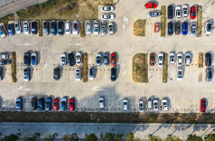 免费停车  暖心过年