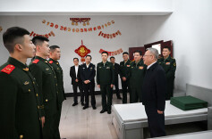 沈晓明看望慰问驻省委大院执勤武警