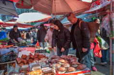 我们的春节·回家过年丨龙山年味，藏在接官街的热闹里