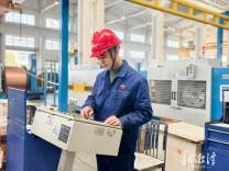 马年启新程·壮志踏歌行⑦丨老班长的“年关”坚守